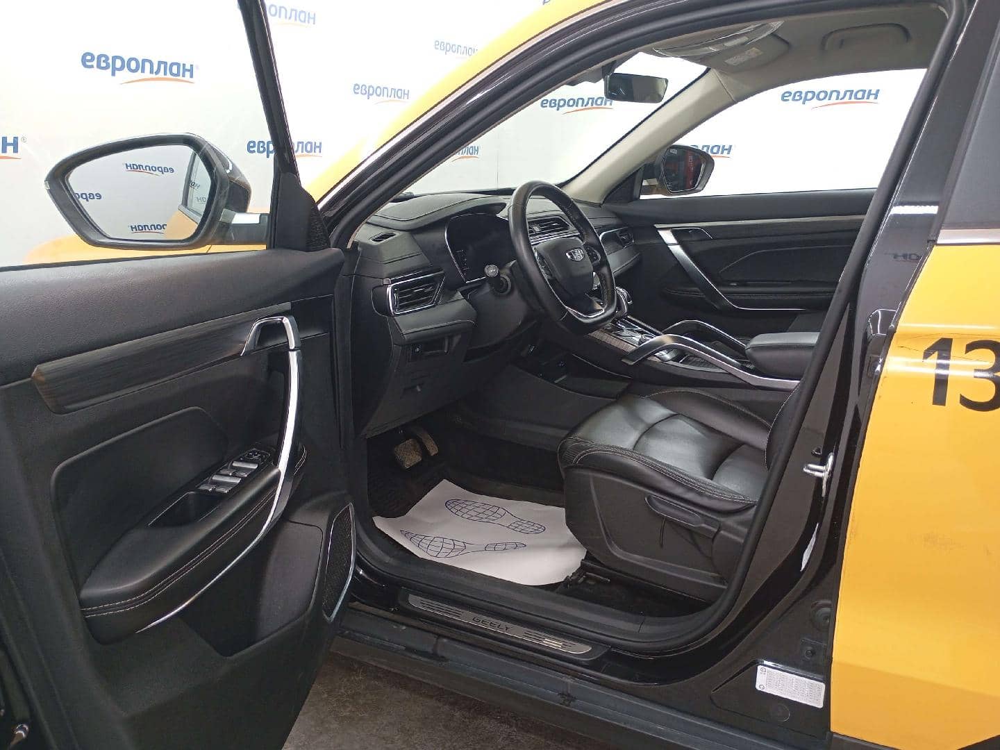 Geely Atlas Pro,  201 212 км, 2023 года в лизинг