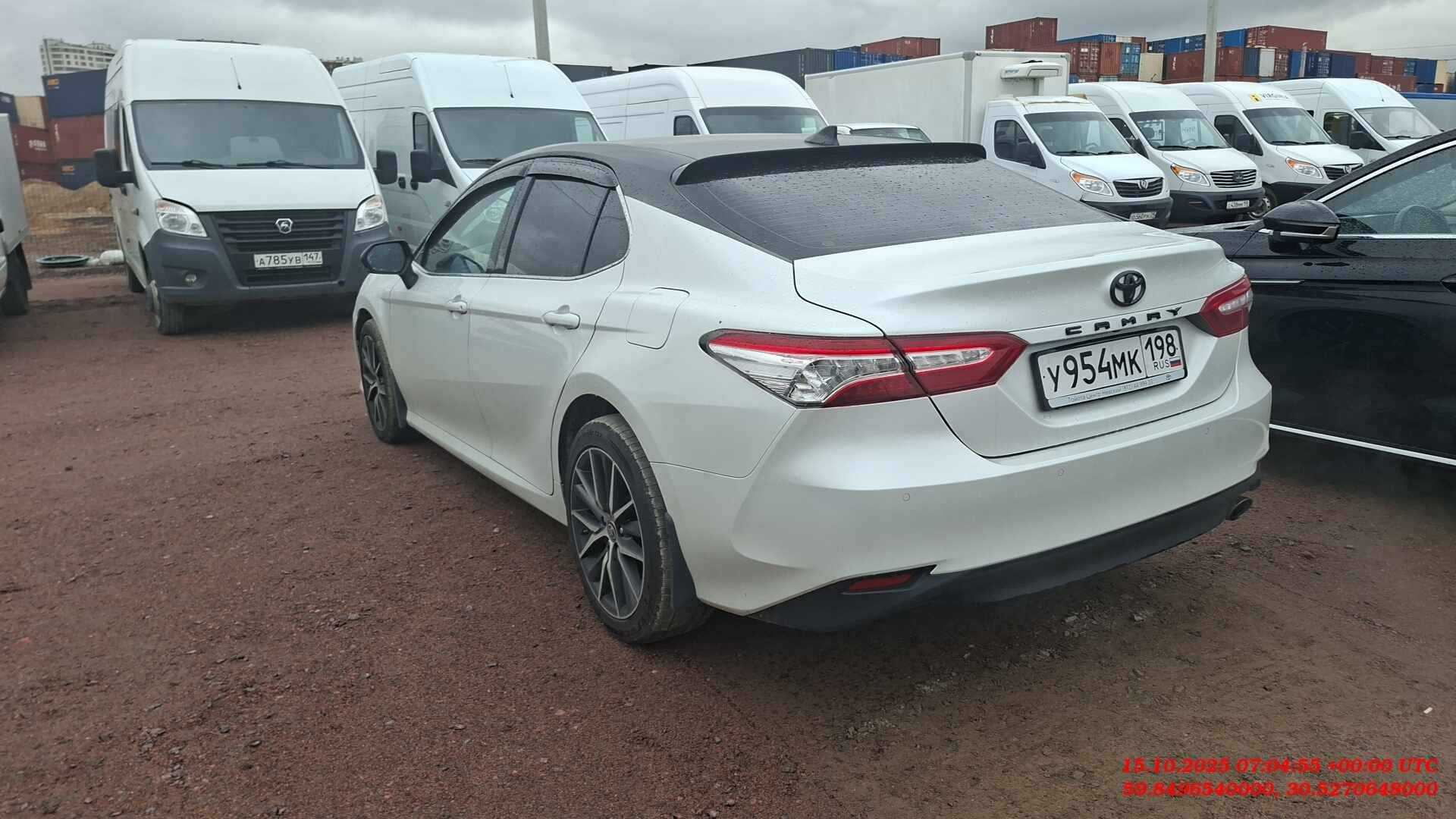 Toyota Camry,  110 972 км, 2022 года