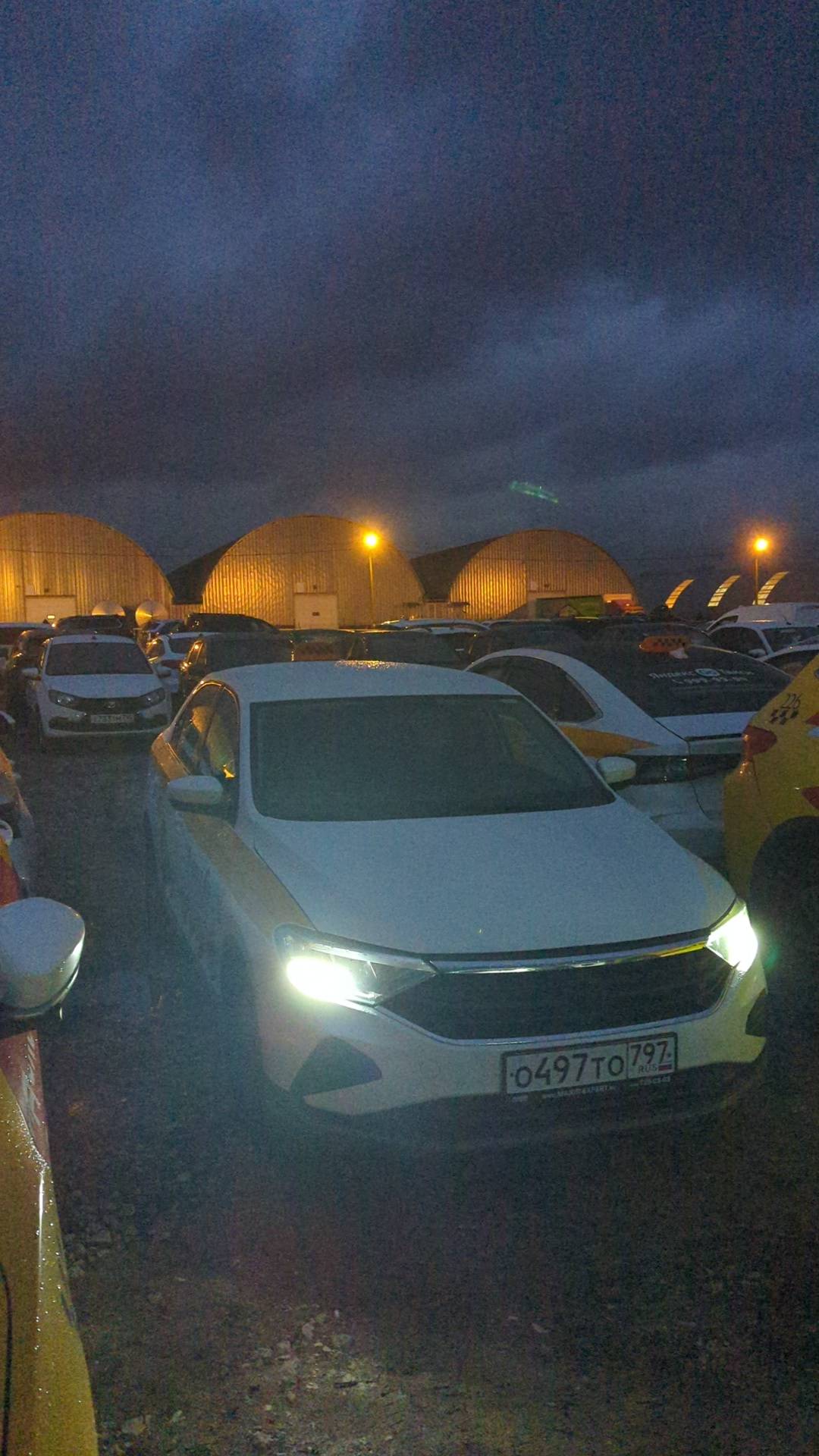 Volkswagen Polo,  184 831 км, 2021 года в лизинг