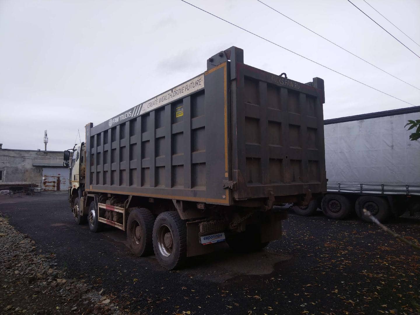 FAW CA3310P66K24T4E5 8х4,  129 725 км, 2023 года в лизинг