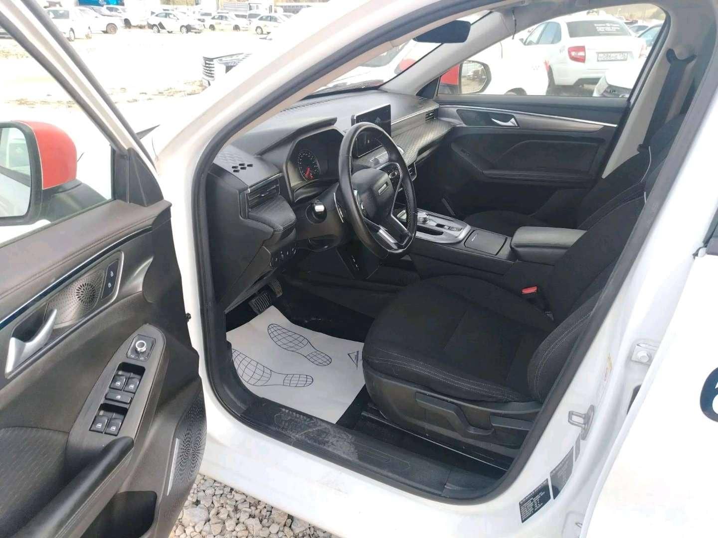 Haval Jolion,  180 370 км, 2023 года в лизинг