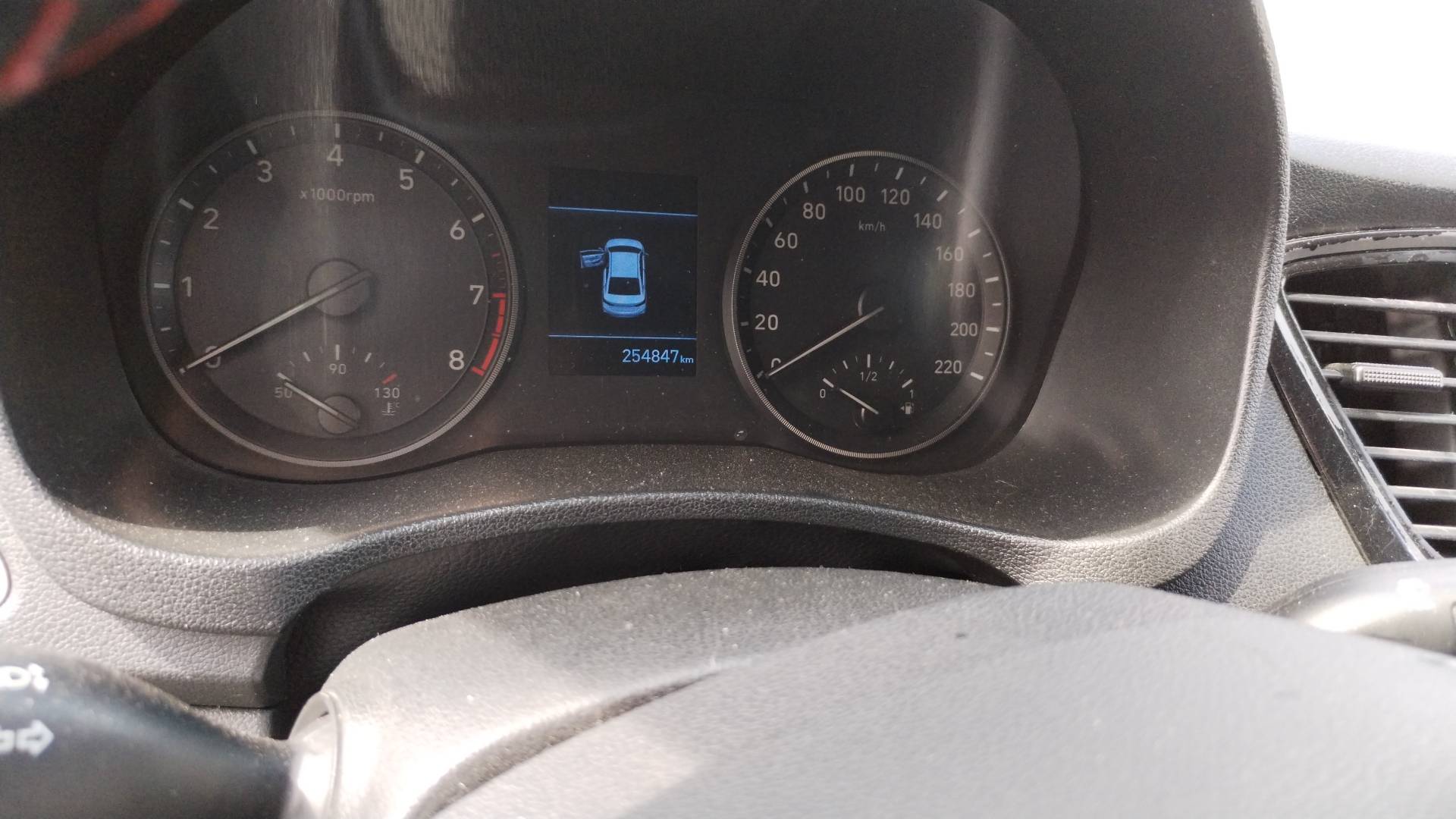 Hyundai Solaris,  254 847 км, 2019 года в лизинг