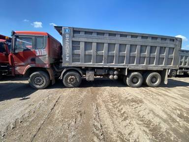 Shacman SX33186T366