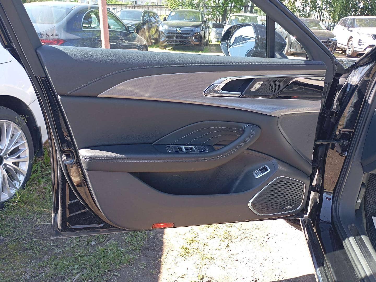 Hongqi H5,  131 290 км, 2024 года в лизинг