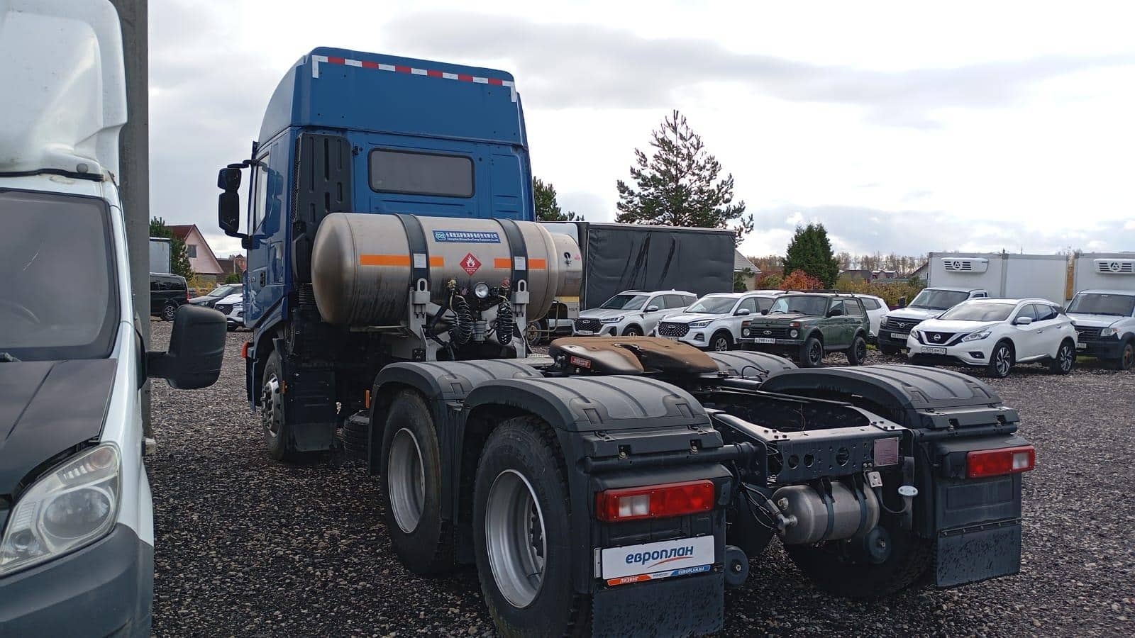 HONGYAN CQ4187HD12381T LNG,  6 000 км, 2023 года в лизинг