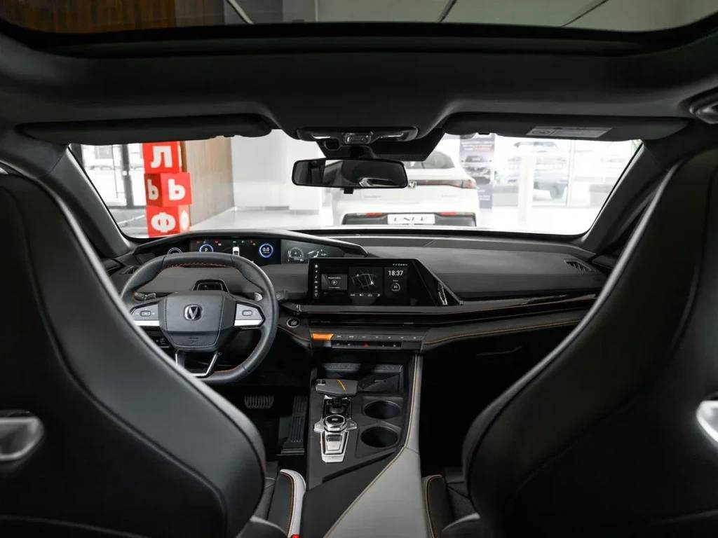 Changan Uni-V 1.5 7DCT Tech  