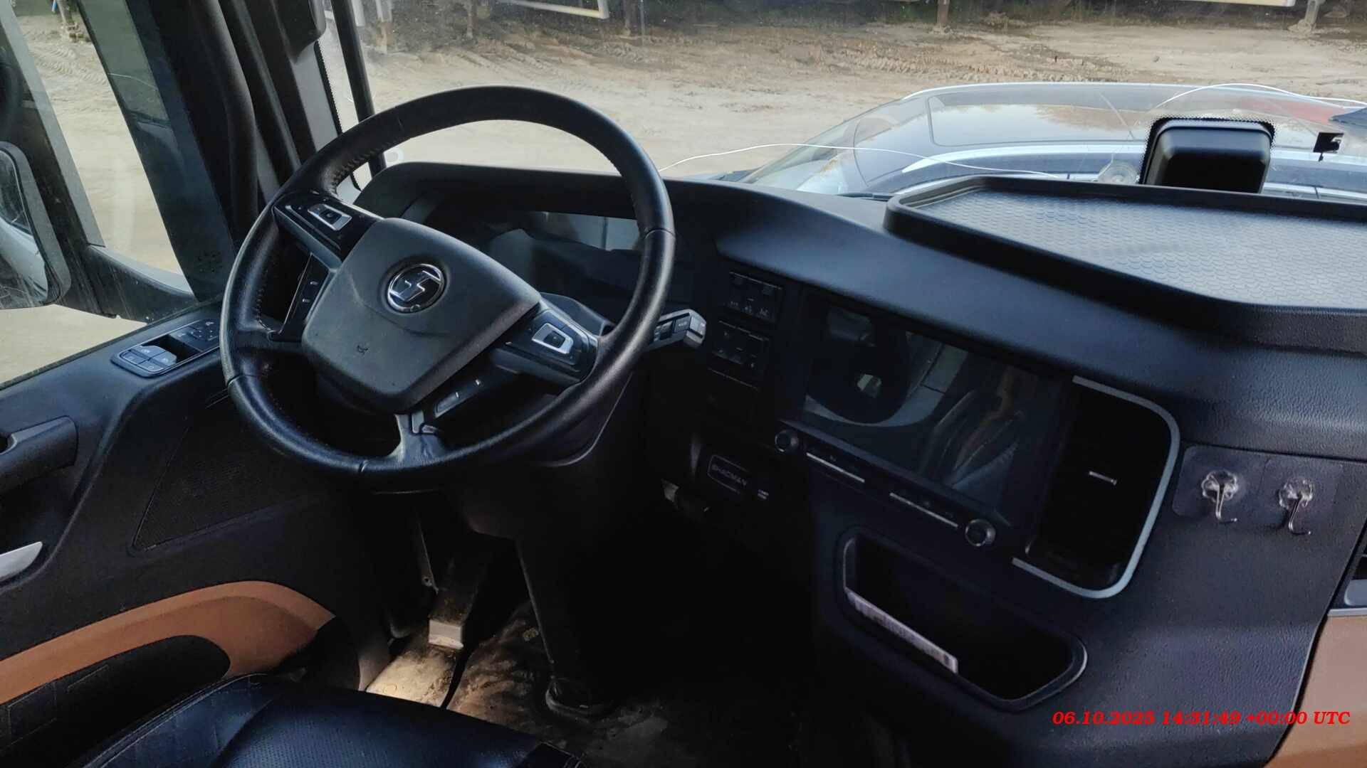 Shacman SX4188YY381,  347 004 км, 2023 года в лизинг