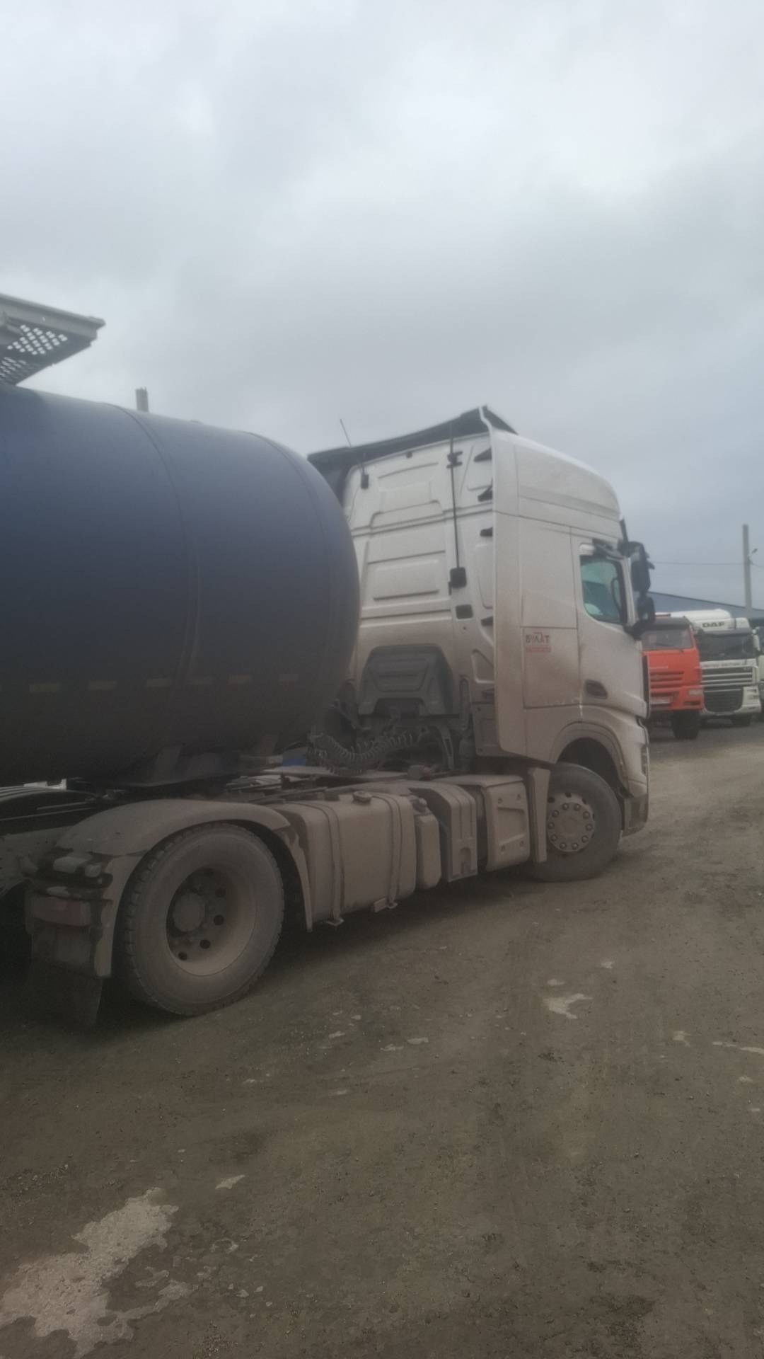 Shacman SX4188YY381,  316 652 км, 2023 года в лизинг