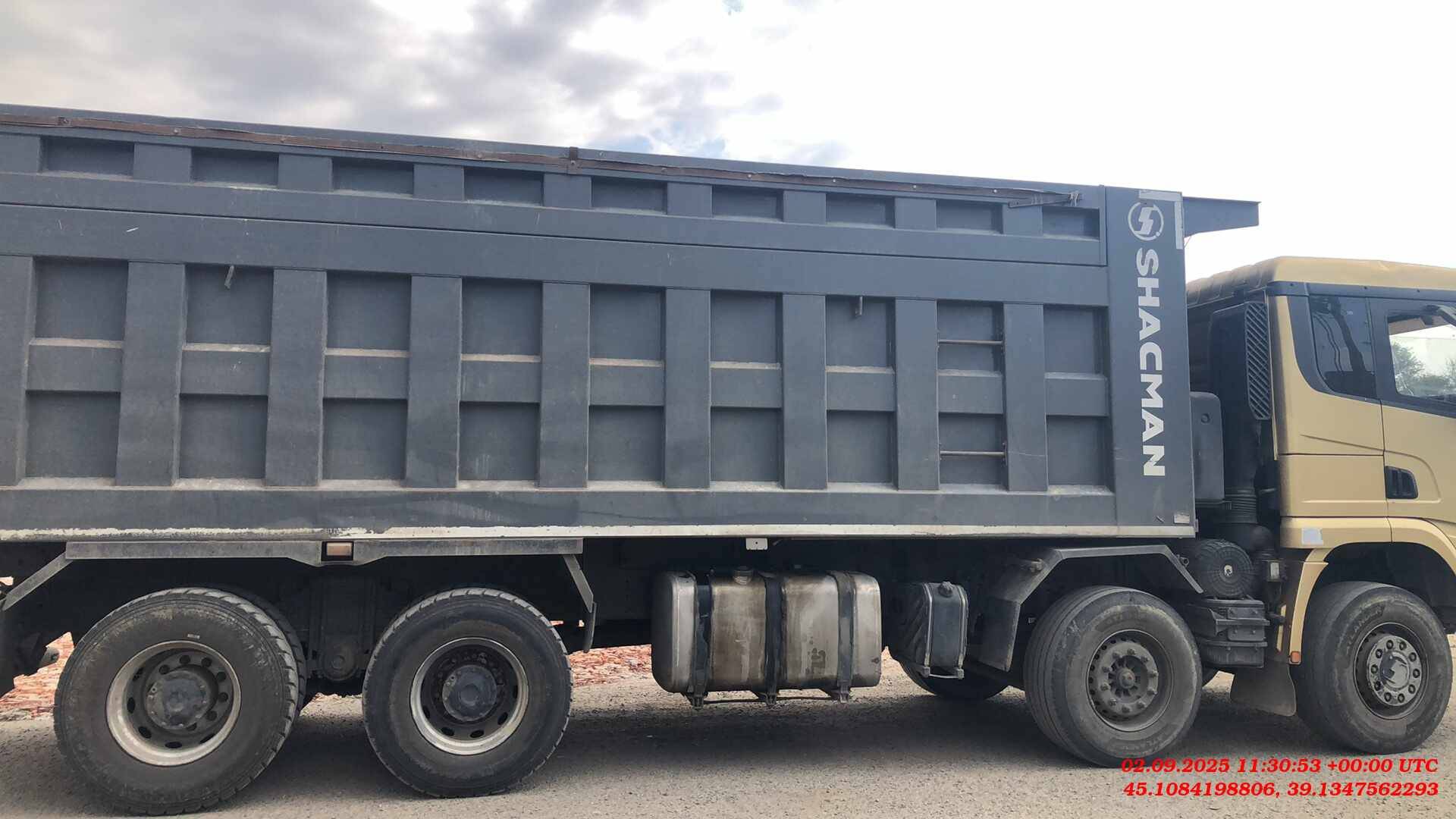 Shacman SX33186V366,  248 549 км, 2021 года в лизинг