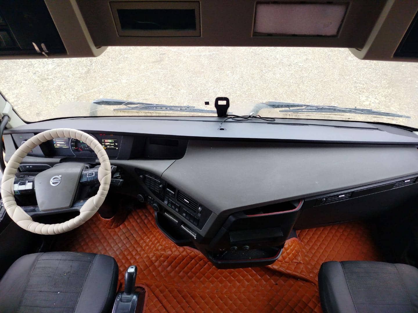 Volvo FH 460 4x2 (FH),  1 360 320 км, 2017 года в лизинг