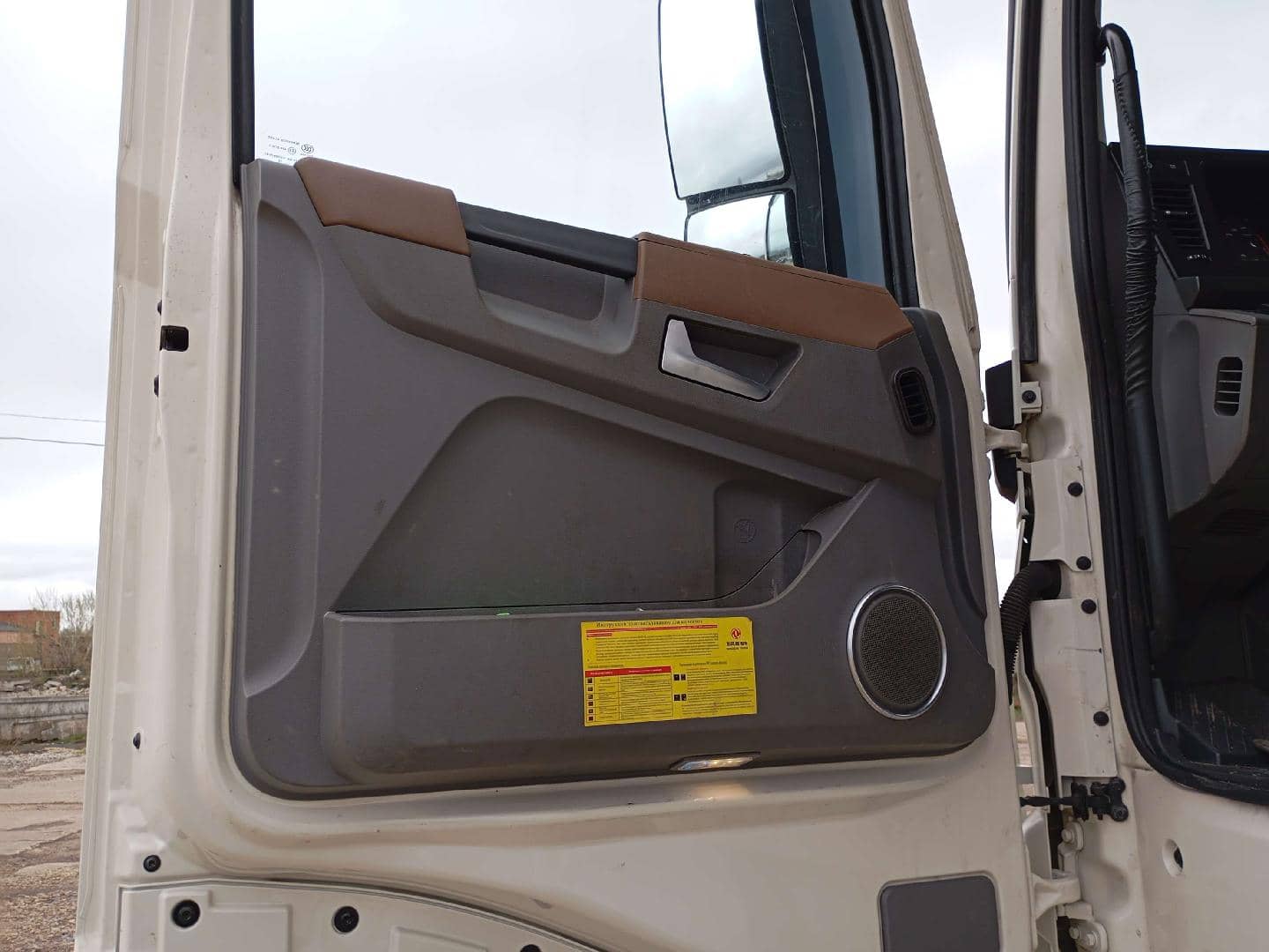 DongFeng GX DFH4180 4x2,  401 041 км, 2024 года в лизинг
