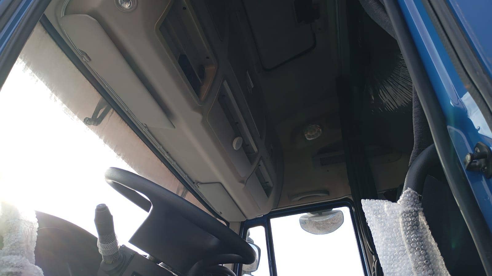 HONGYAN CQ4187HD12381T LNG,  6 000 км, 2023 года в лизинг