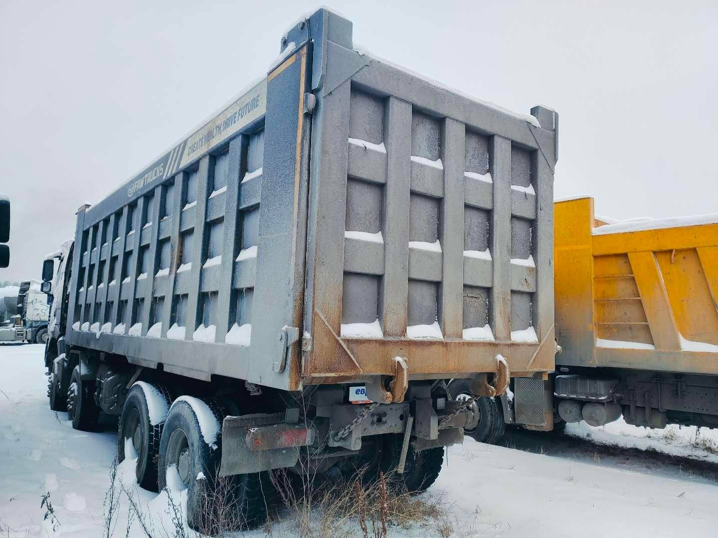 FAW CA3310P66K24T4E4 8x4 (E4),  225 000 км, 2022 года в лизинг