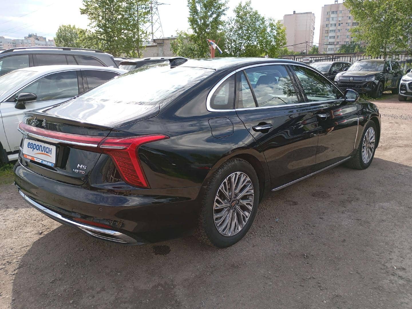 Hongqi H5,  106 935 км, 2024 года в лизинг
