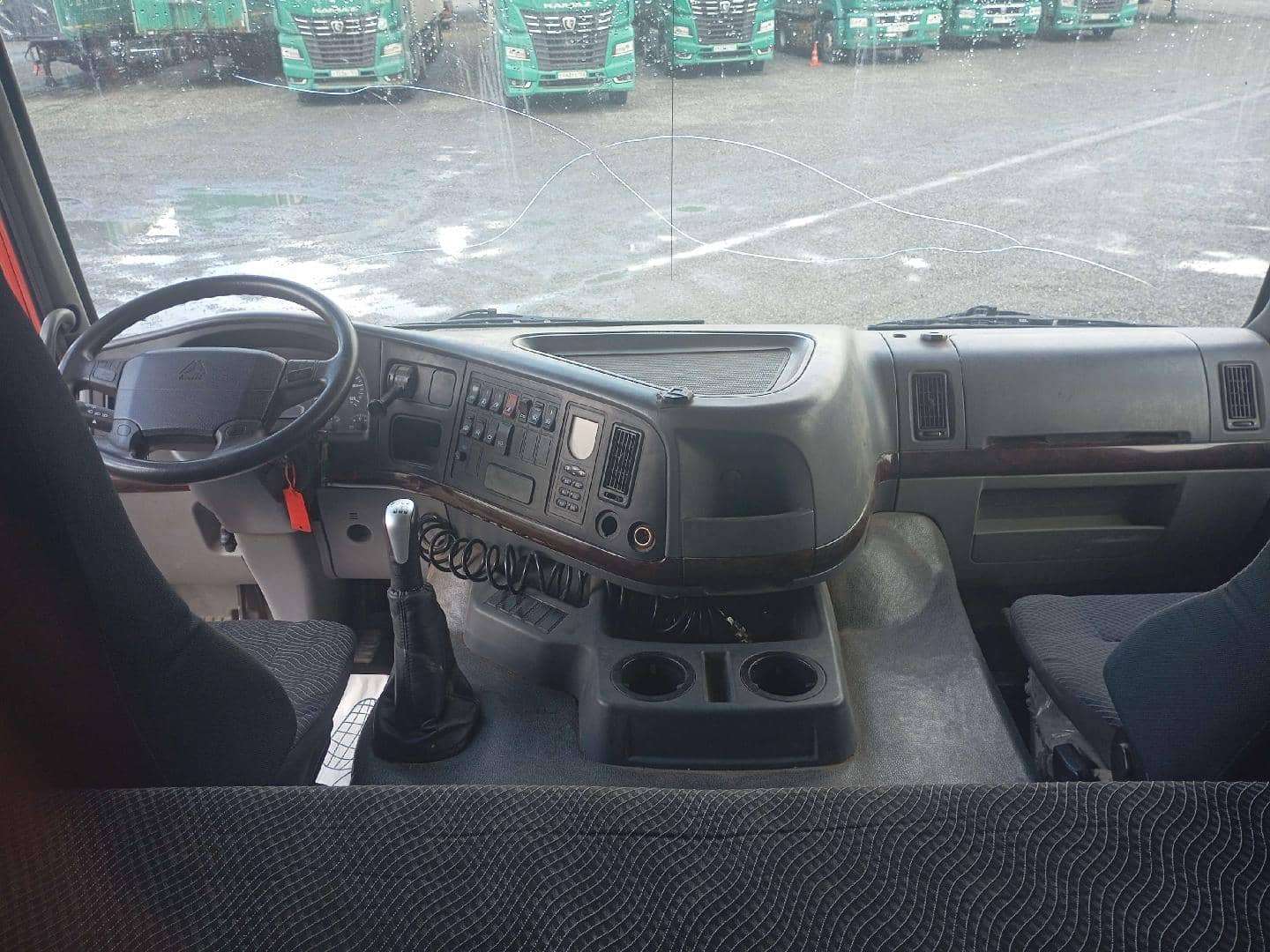 HOWO ZZ3407S3867E 8x4,  77 085 км, 2022 года в лизинг