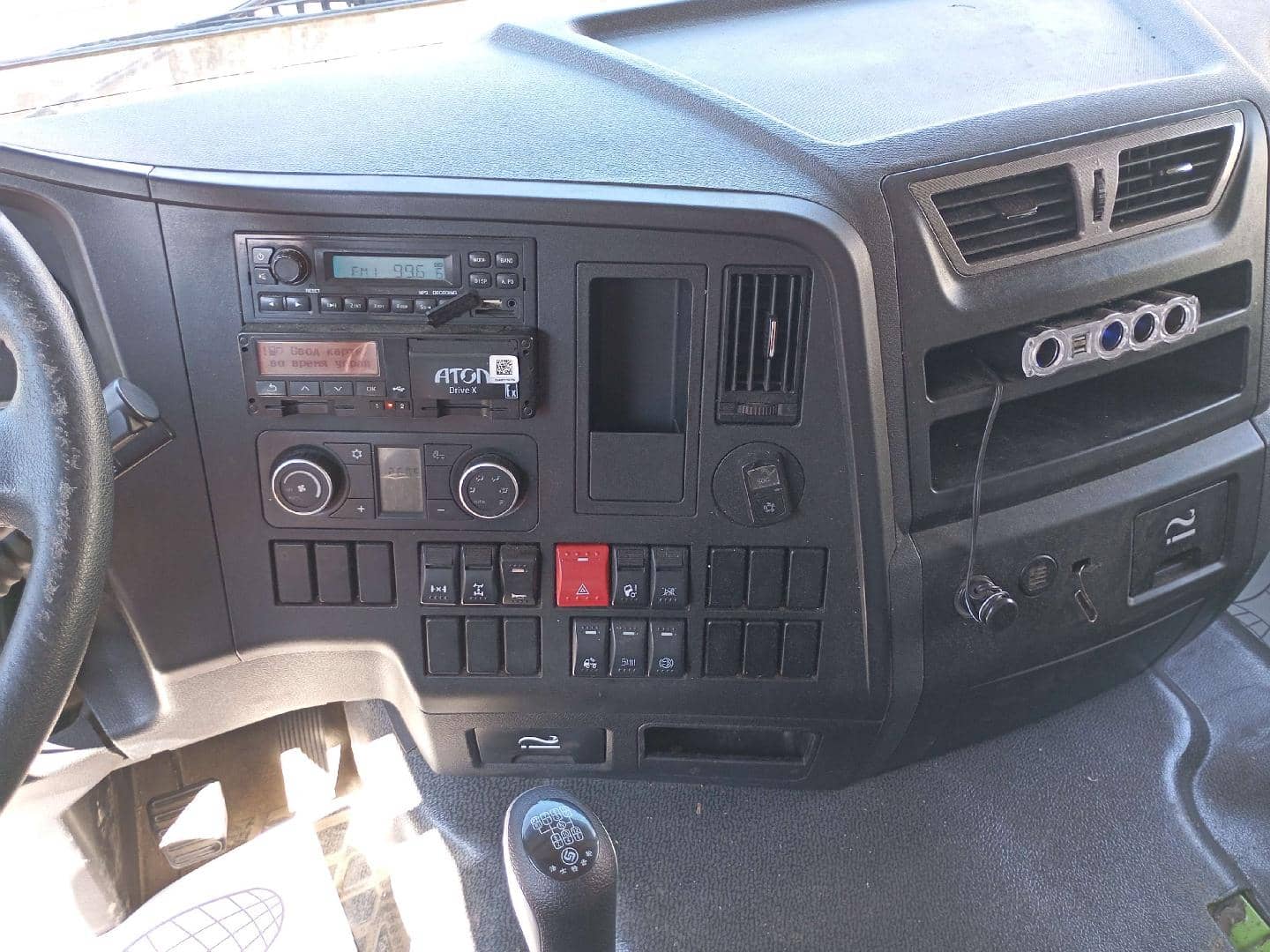 Shacman SX42584V324,  317 706 км, 2022 года в лизинг