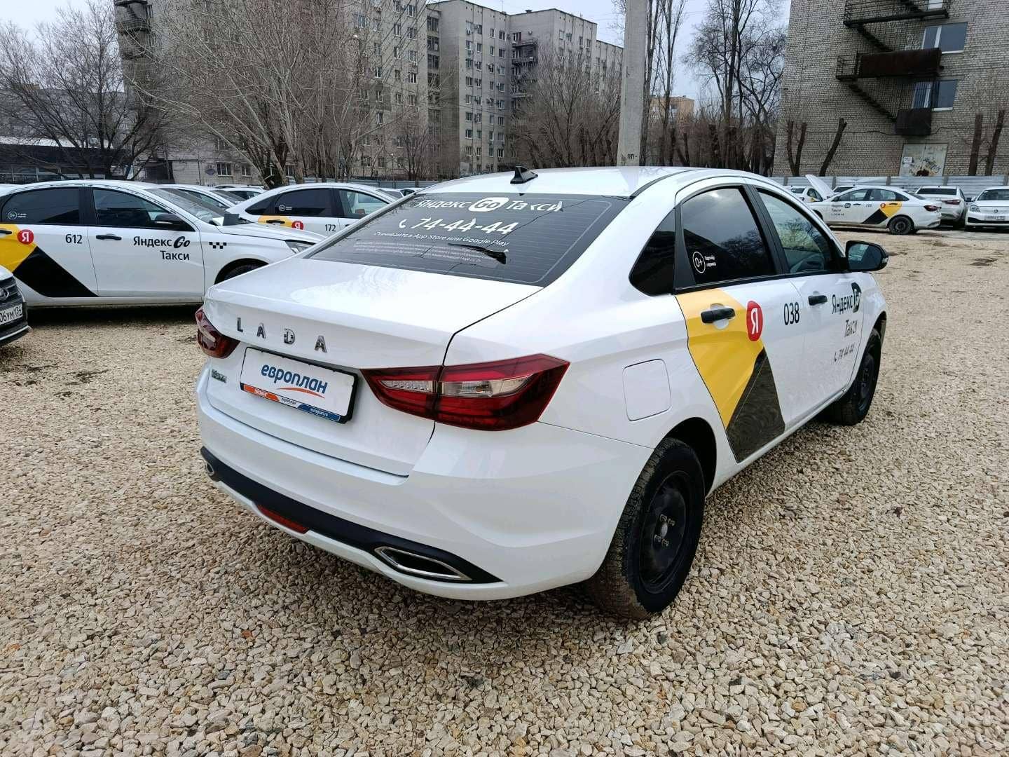 Lada Vesta седан,  128 069 км, 2023 года в лизинг