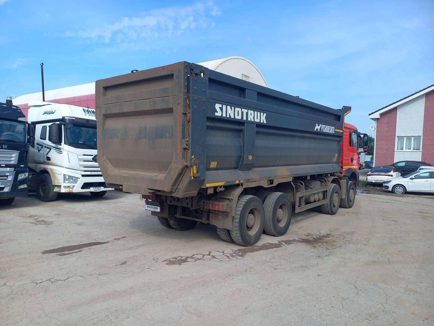 HOWO ZZ3317V386GE1 8х4,  162 707 км, 2024 года в лизинг