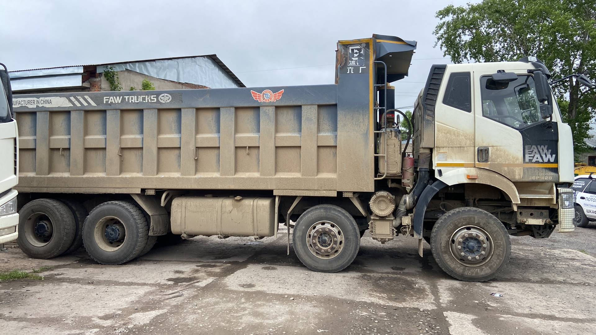 FAW CA3310P66K24T4E5 8х4,  126 926 км, 2023 года в лизинг