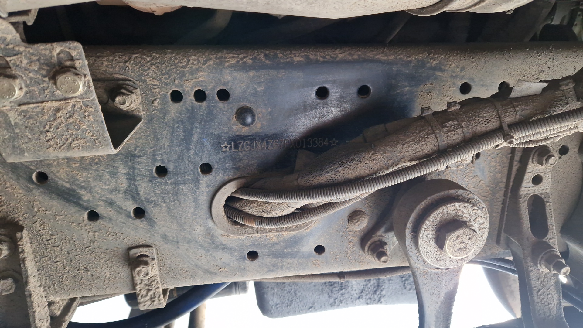 Shacman SX331863366,  200 202 км, 2023 года в лизинг