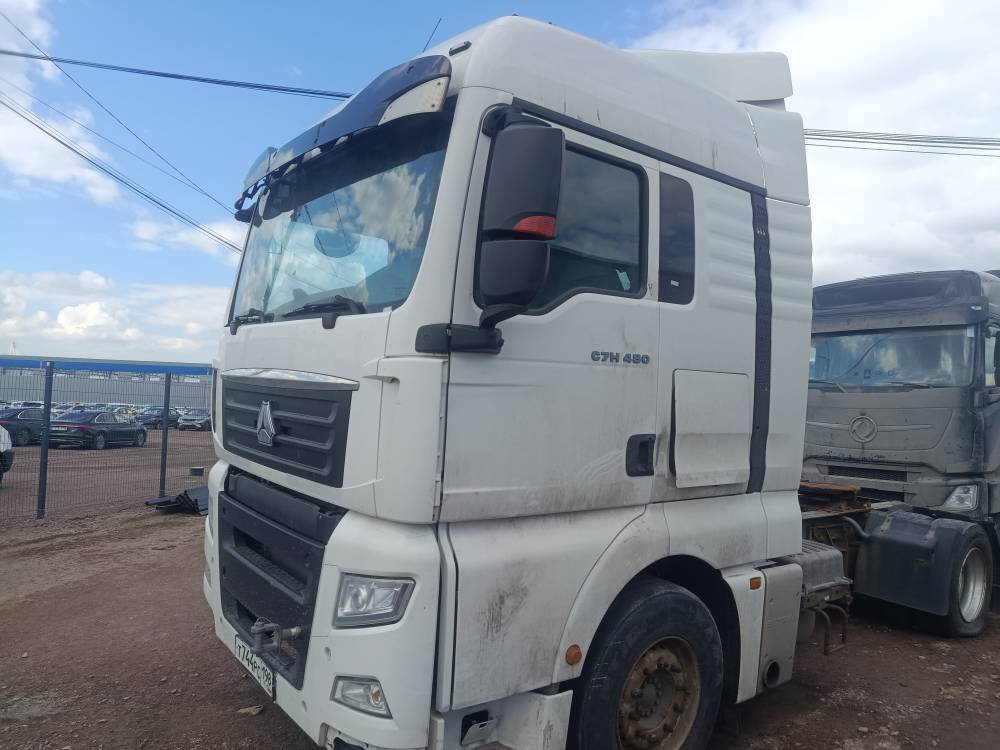 Sitrak C7H 4x2 ZZ4186V361HE,  302 494 км, 2022 года