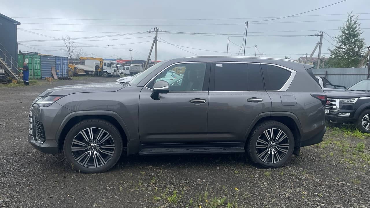 Lexus LX 600,  16 130 км, 2025 года в лизинг