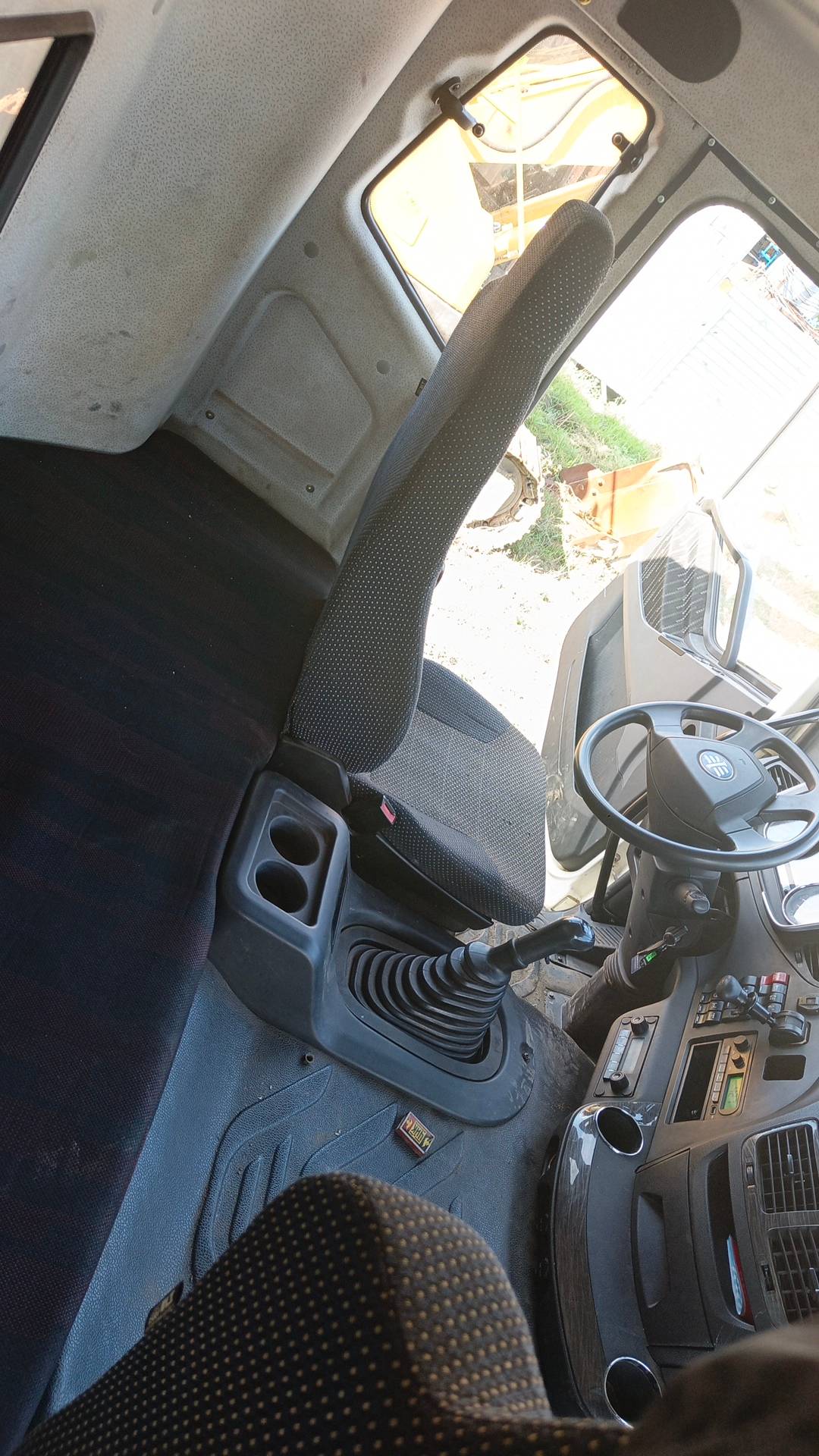 FAW CA3310P66K24T4E5 8х4,  81 752 км, 2021 года