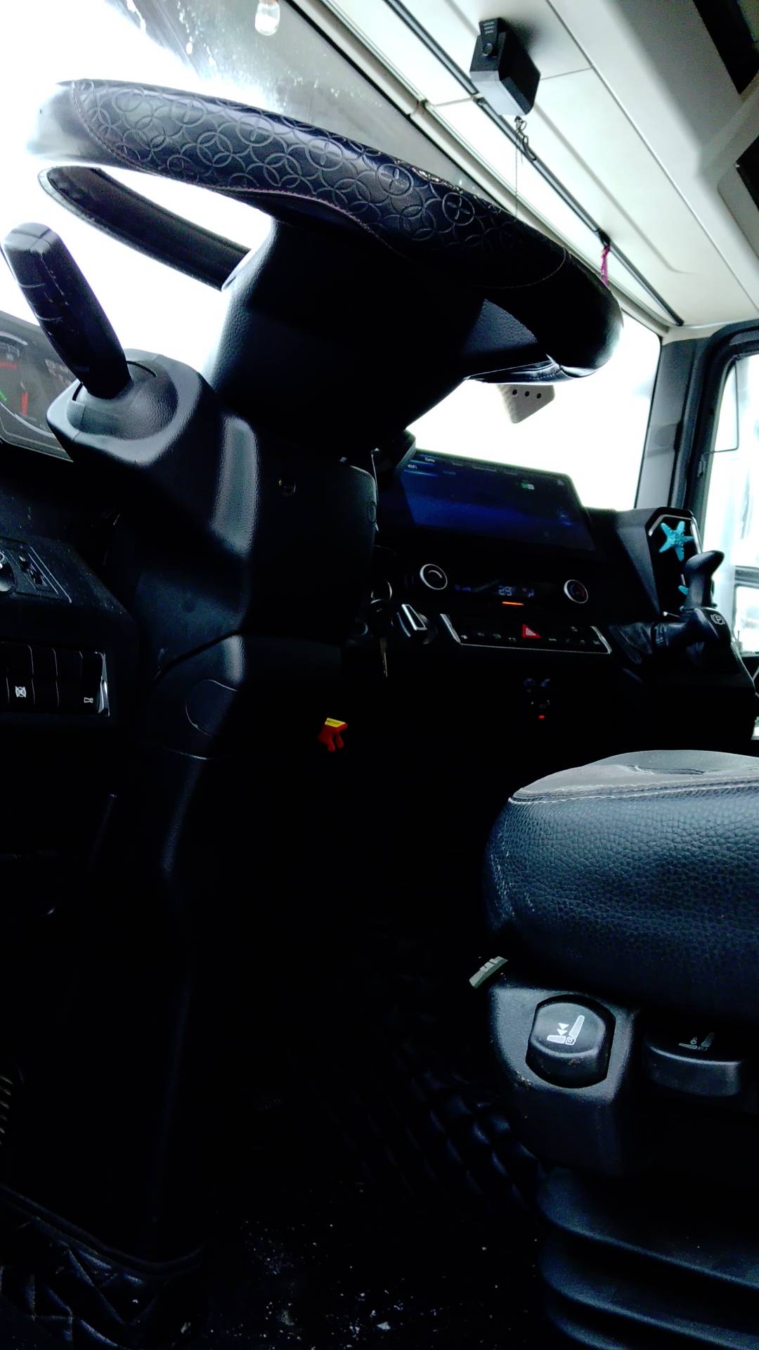 Sitrak C7H MAX ZZ4186V391HE,  221 750 км, 2023 года в лизинг