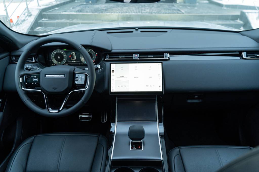 Land Rover Velar 2.0 250 Дайнэмик СЕ (Dynamic SE)