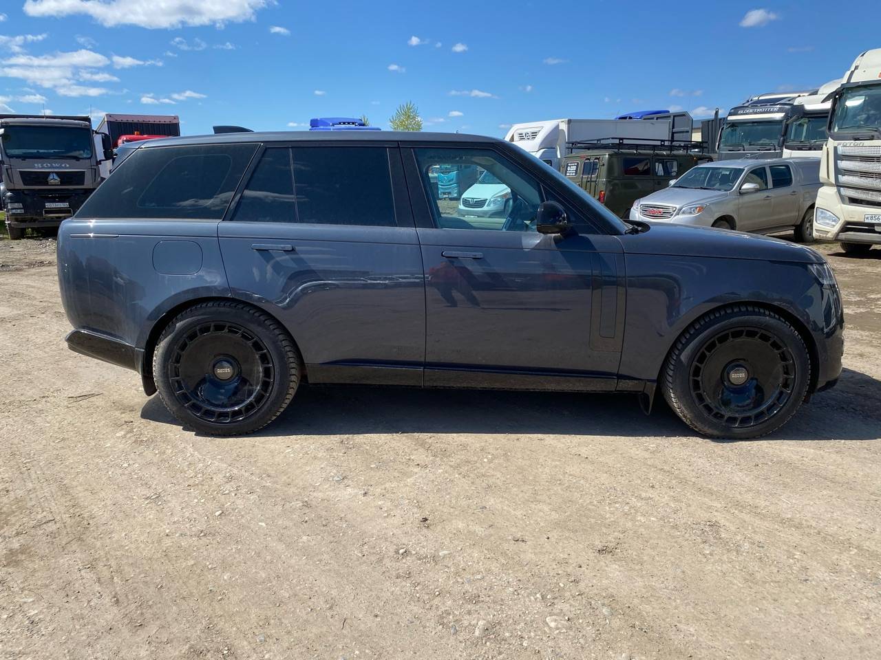Land Rover Range Rover,  1 555 км, 2024 года в лизинг