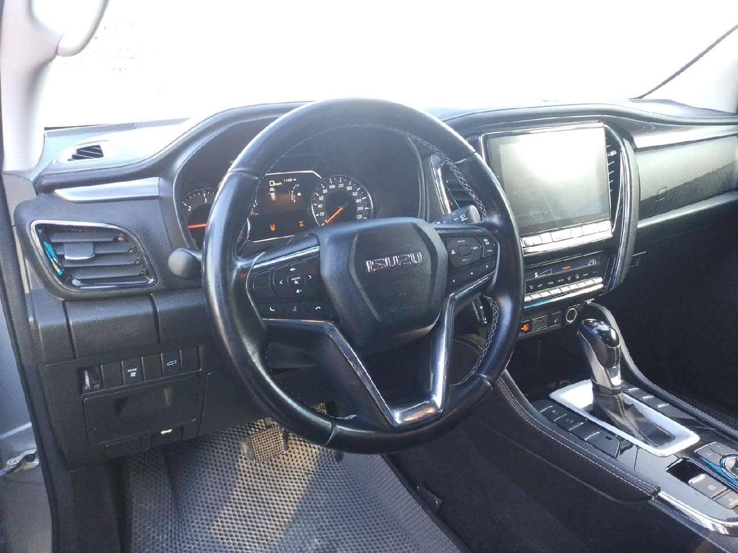 ISUZU MU-X,  104 609 км, 2021 года в лизинг