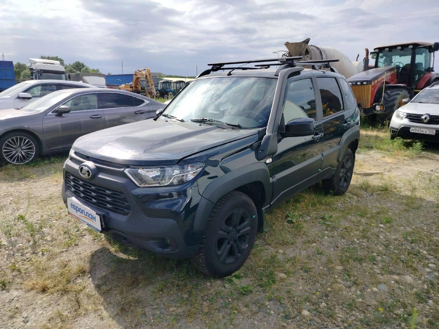 Lada Niva Travel