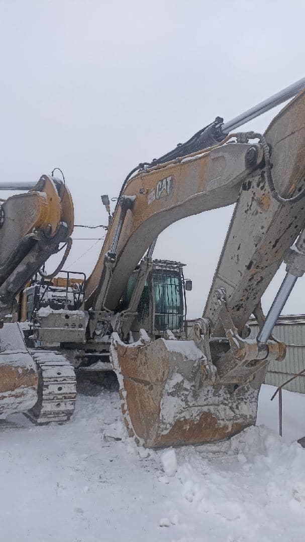 CATERPILLAR 374
