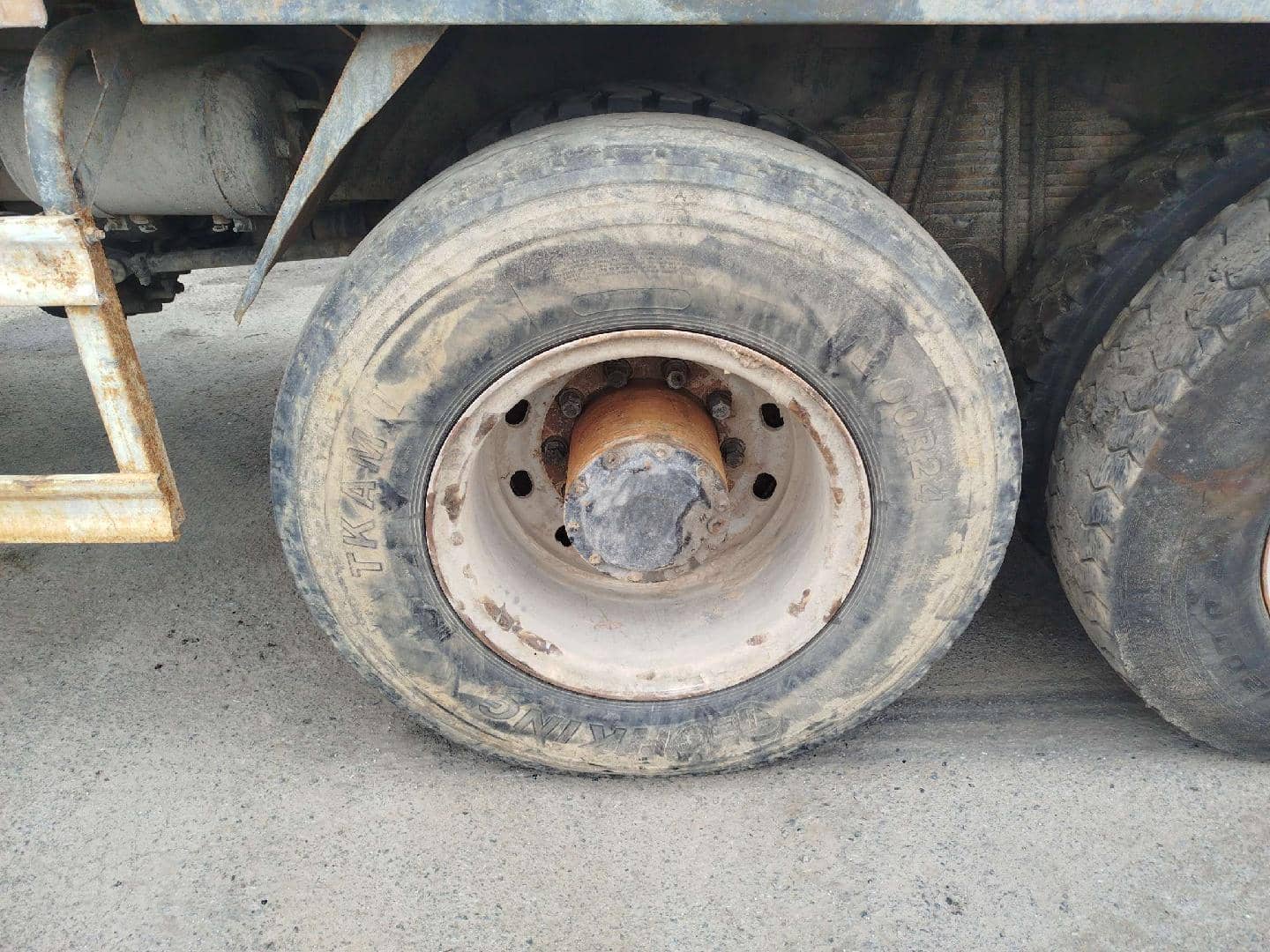 FAW CA3250P66K24L1TE5 6x6,  69 363 км, 2022 года в лизинг
