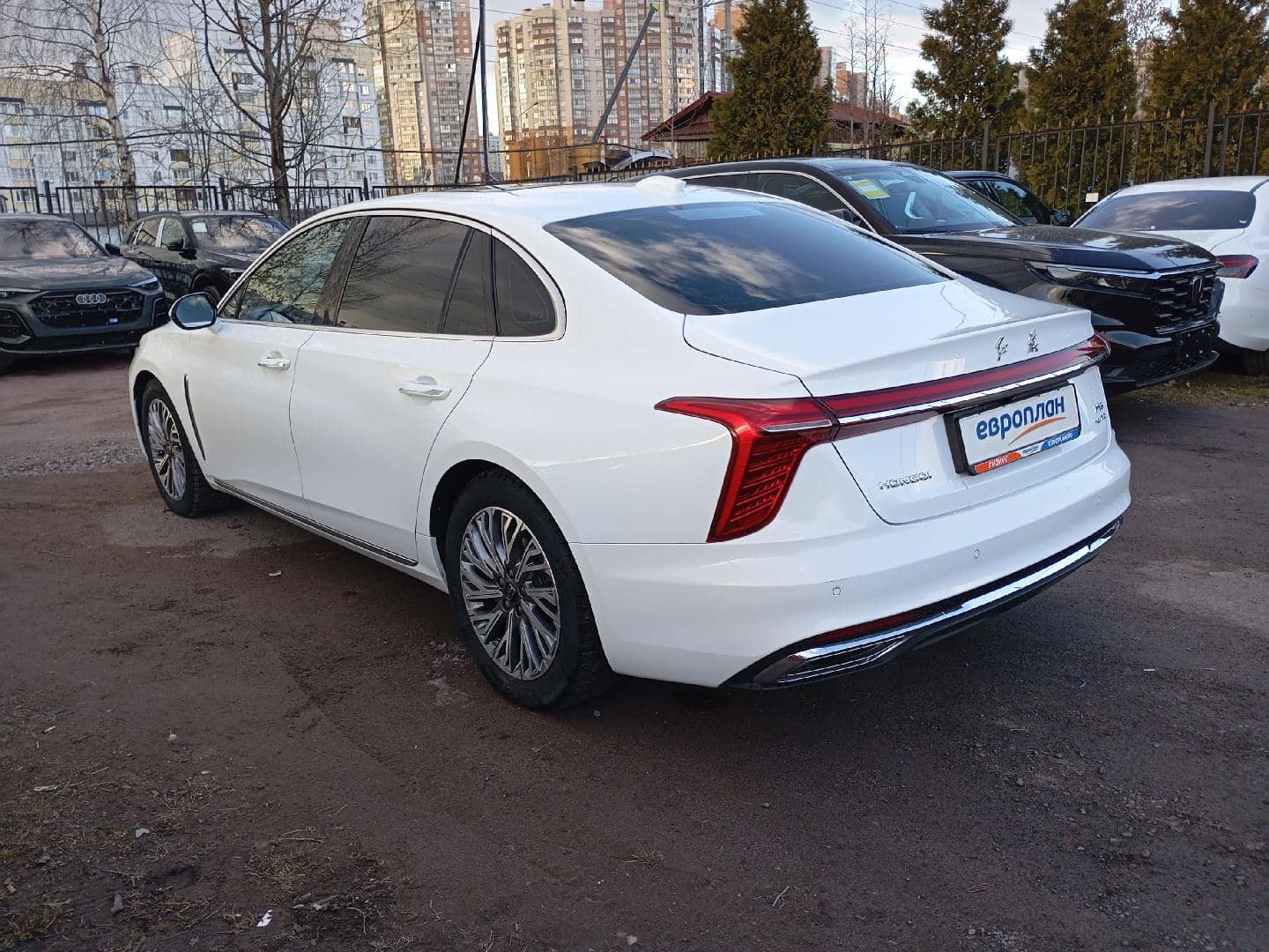 Hongqi H5,  153 172 км, 2023 года в лизинг