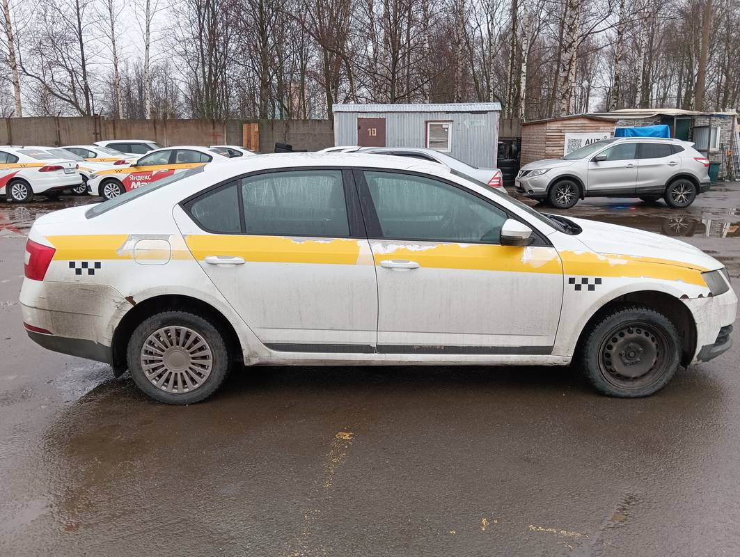 Skoda Octavia,  216 000 км, 2018 года в лизинг