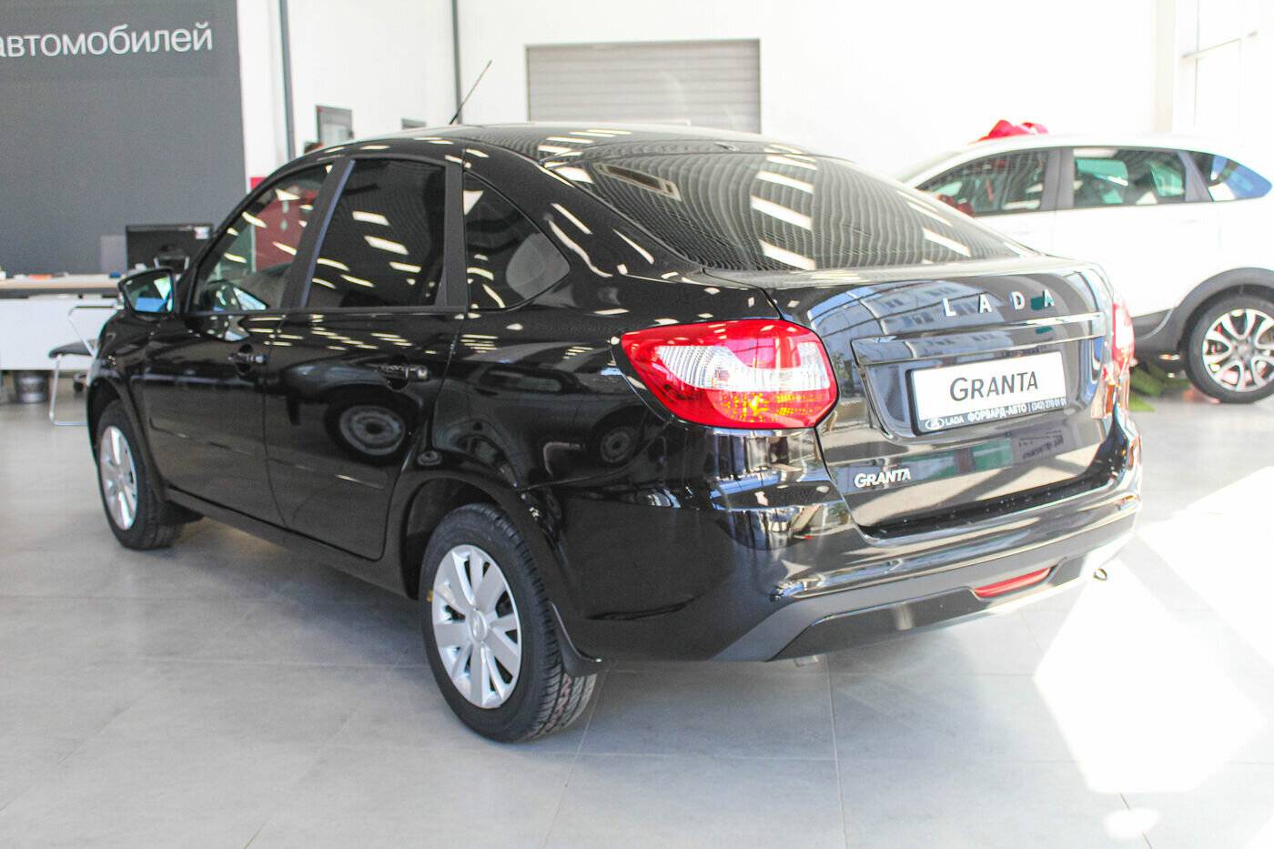 Lada Granta седан Classic 24 Кондиционер 1.6 90hp 5MT