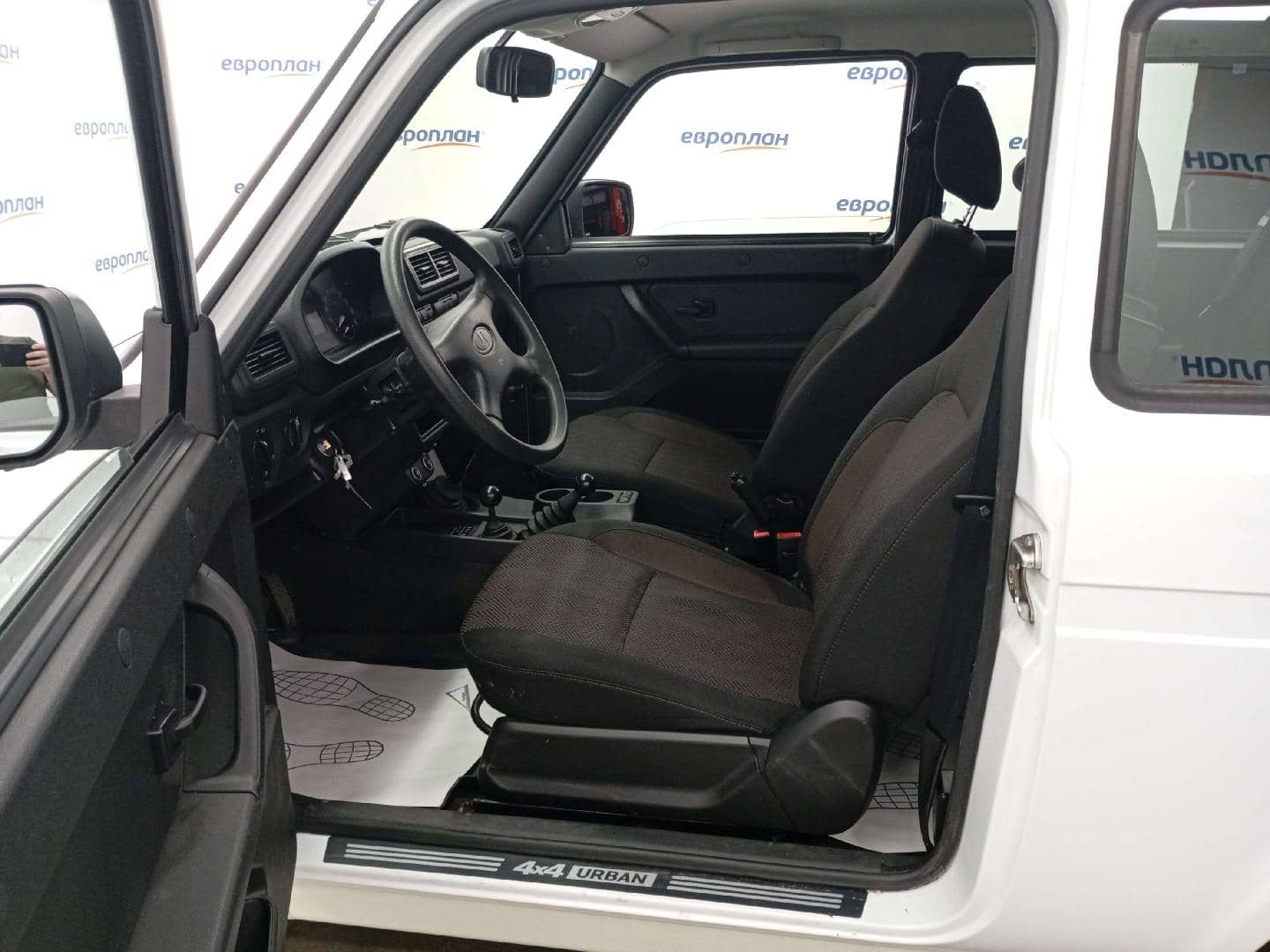 Lada Niva Legend 3 дв,  10 765 км, 2024 года в лизинг