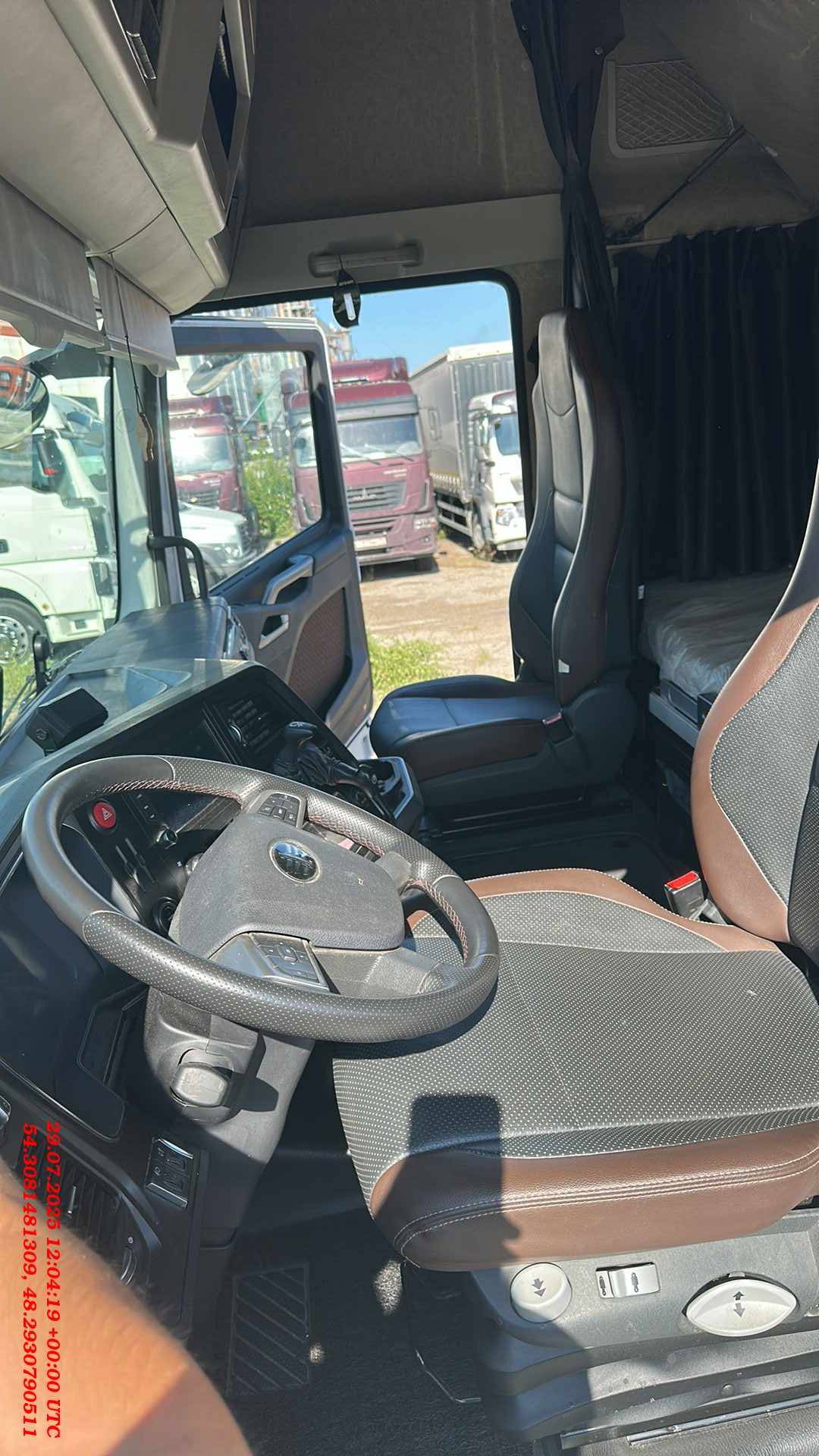 FAW CA4180P77K25E5 4x2,  129 993 км, 2023 года в лизинг