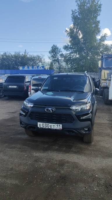 Lada Niva Travel