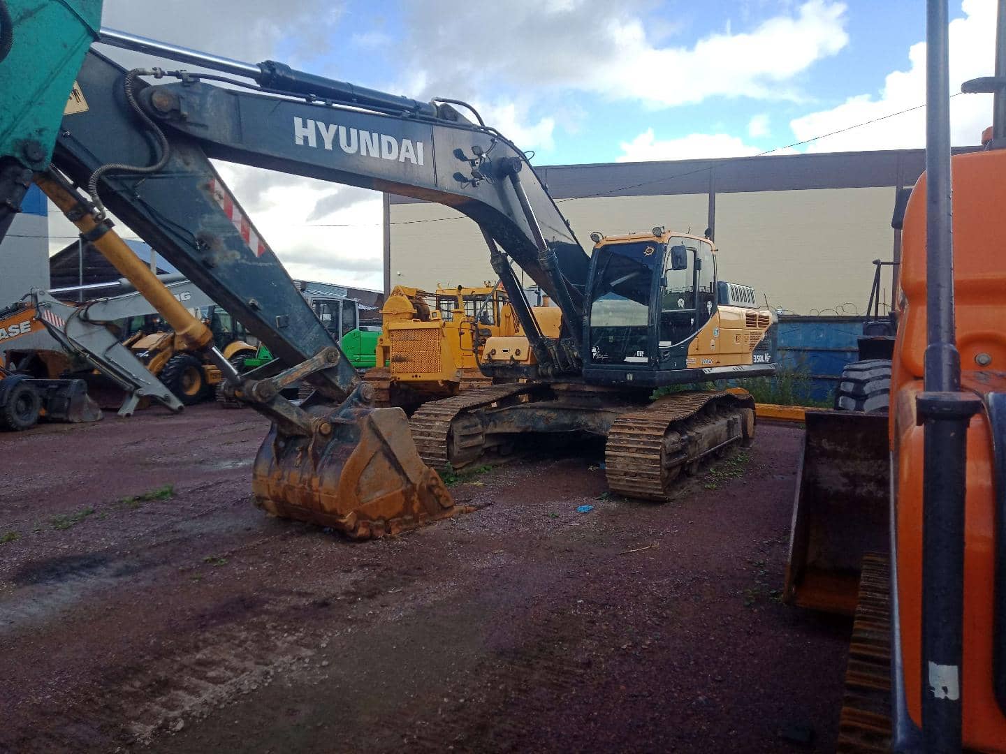 Hyundai R350LVS