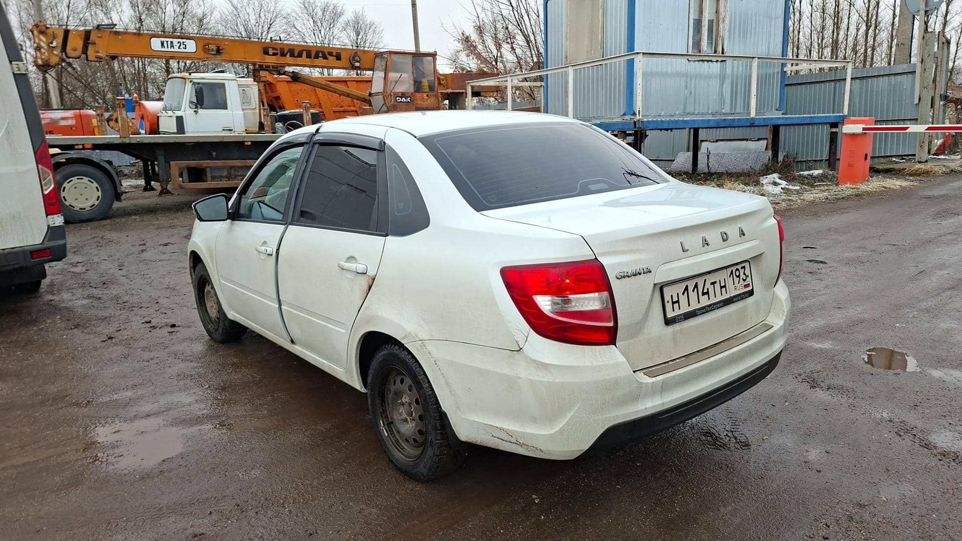 Lada Granta седан,  47 820 км, 2023 года в лизинг