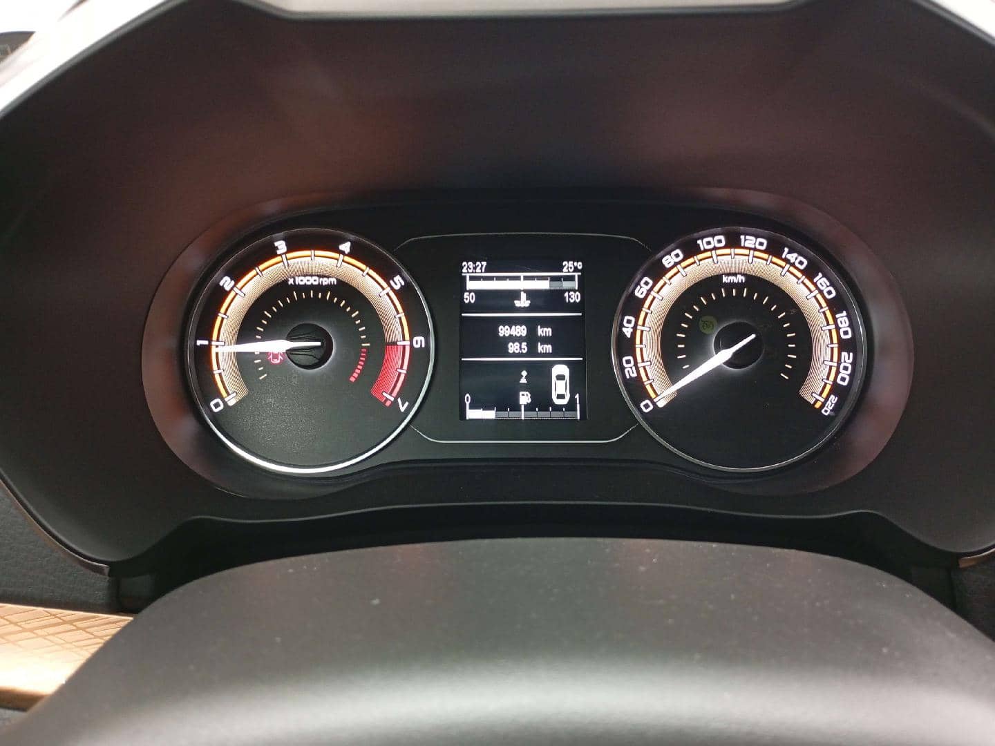 Lada Vesta Кросс,  99 489 км, 2023 года в лизинг