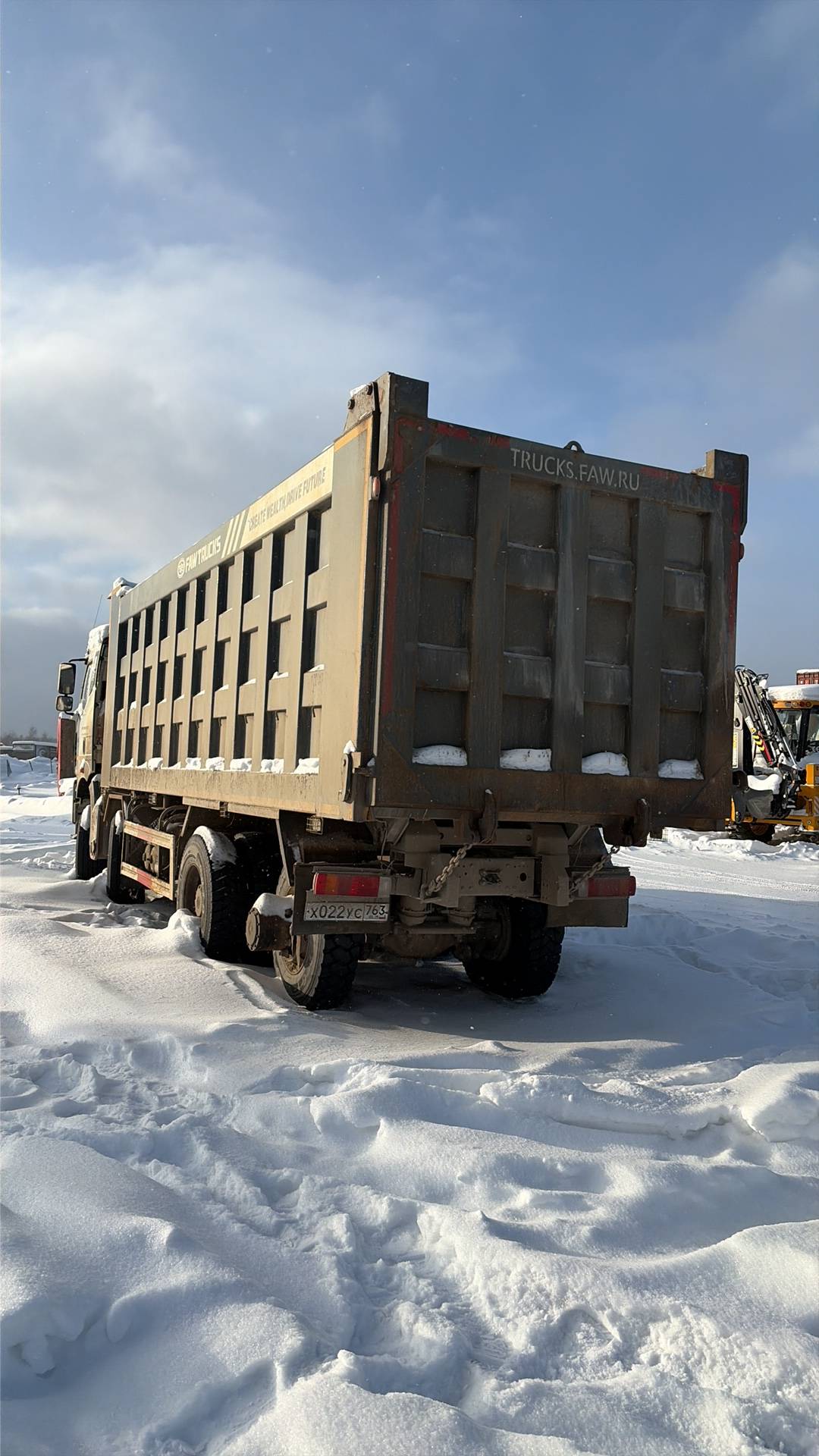 FAW CA3310P66K24T4E5 8х4,  122 050 км, 2022 года