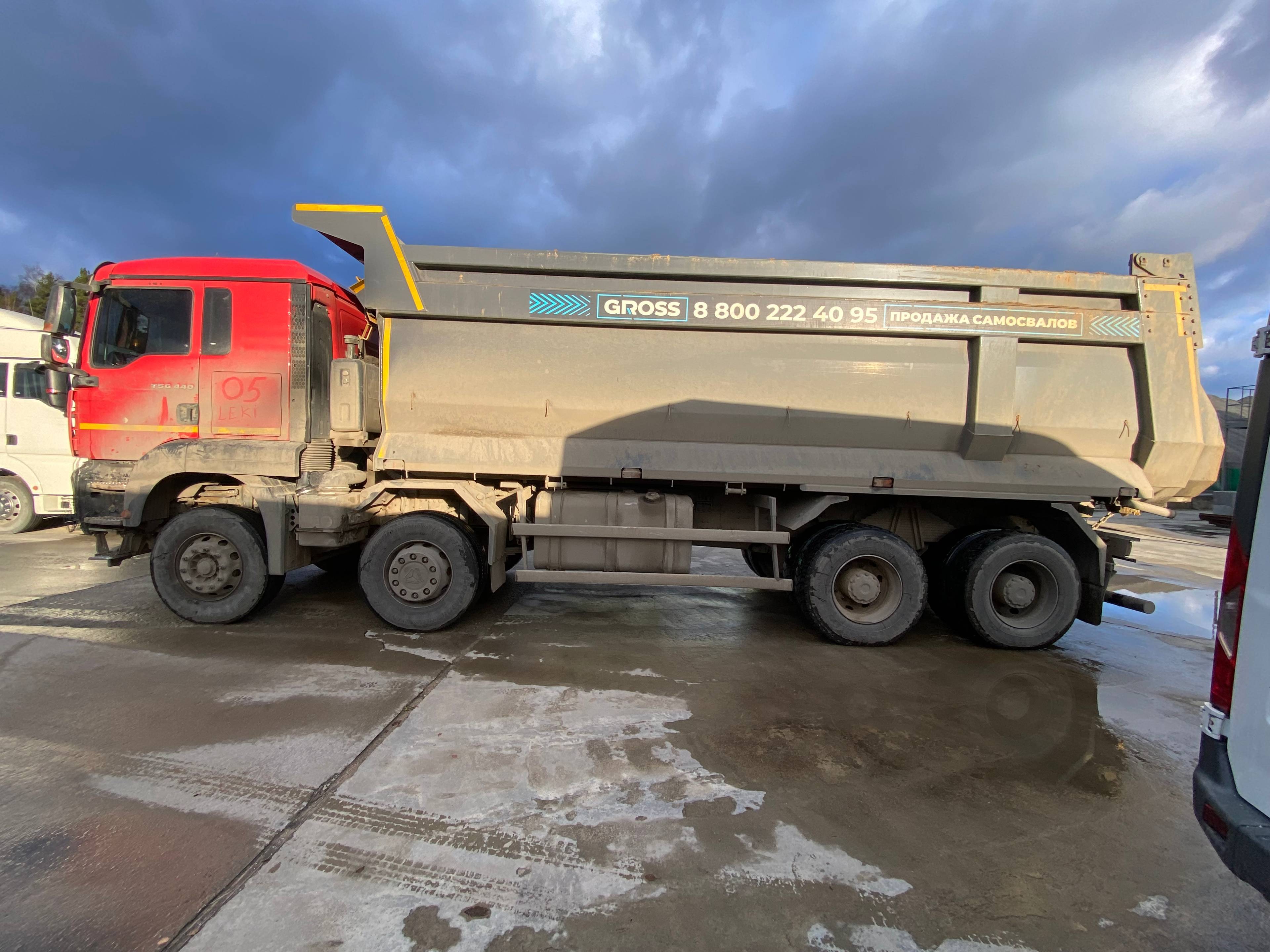 HOWO ZZ3317V386GE1 8х4