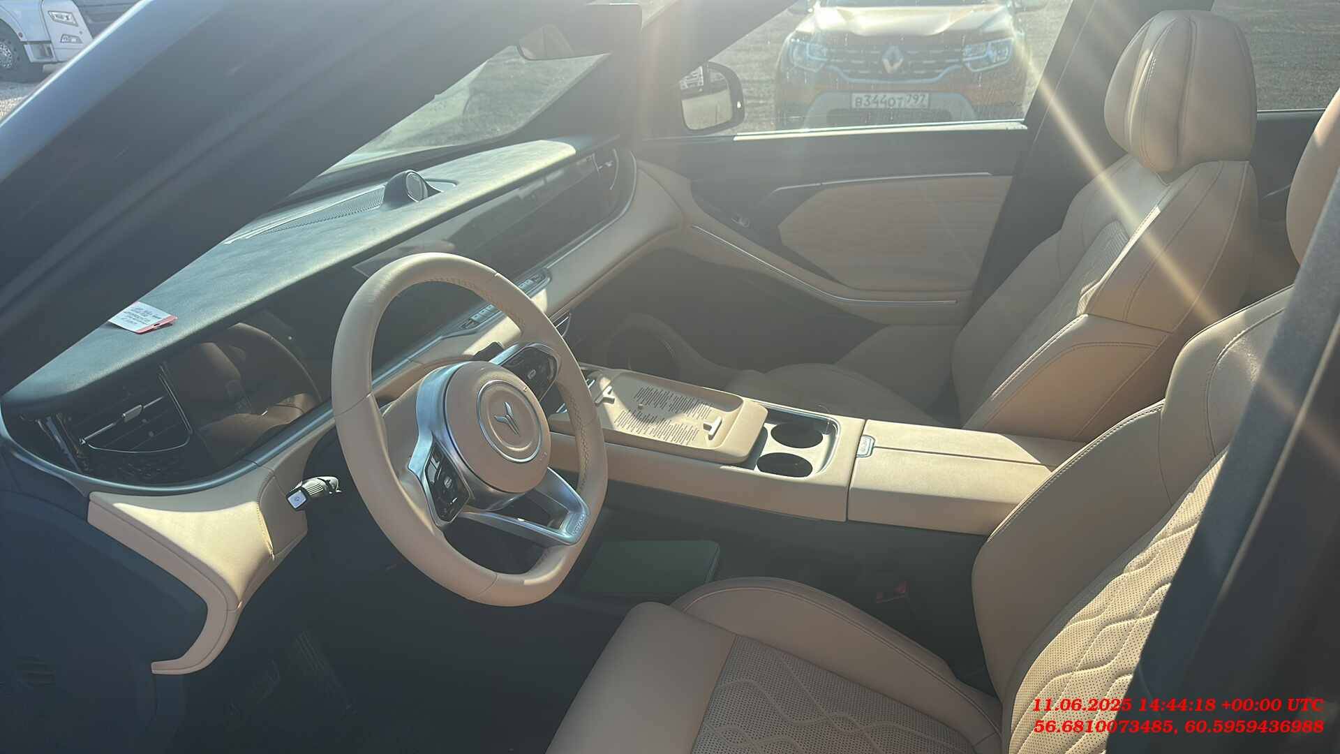 Voyah Free,  10 434 км, 2024 года в лизинг