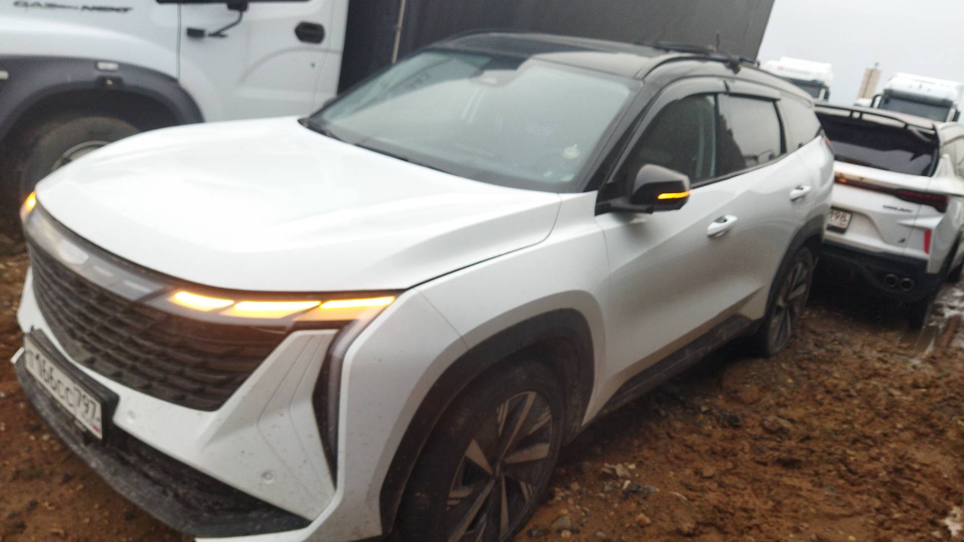 Geely Atlas,  100 000 км, 2024 года в лизинг