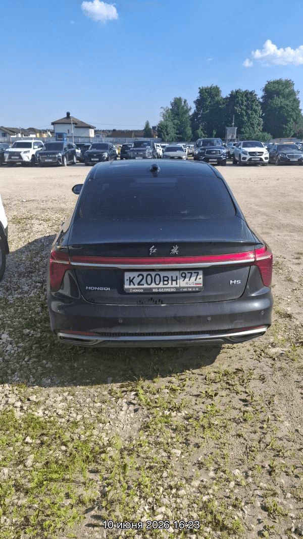 Hongqi H5,  17 088 км, 2024 года в лизинг