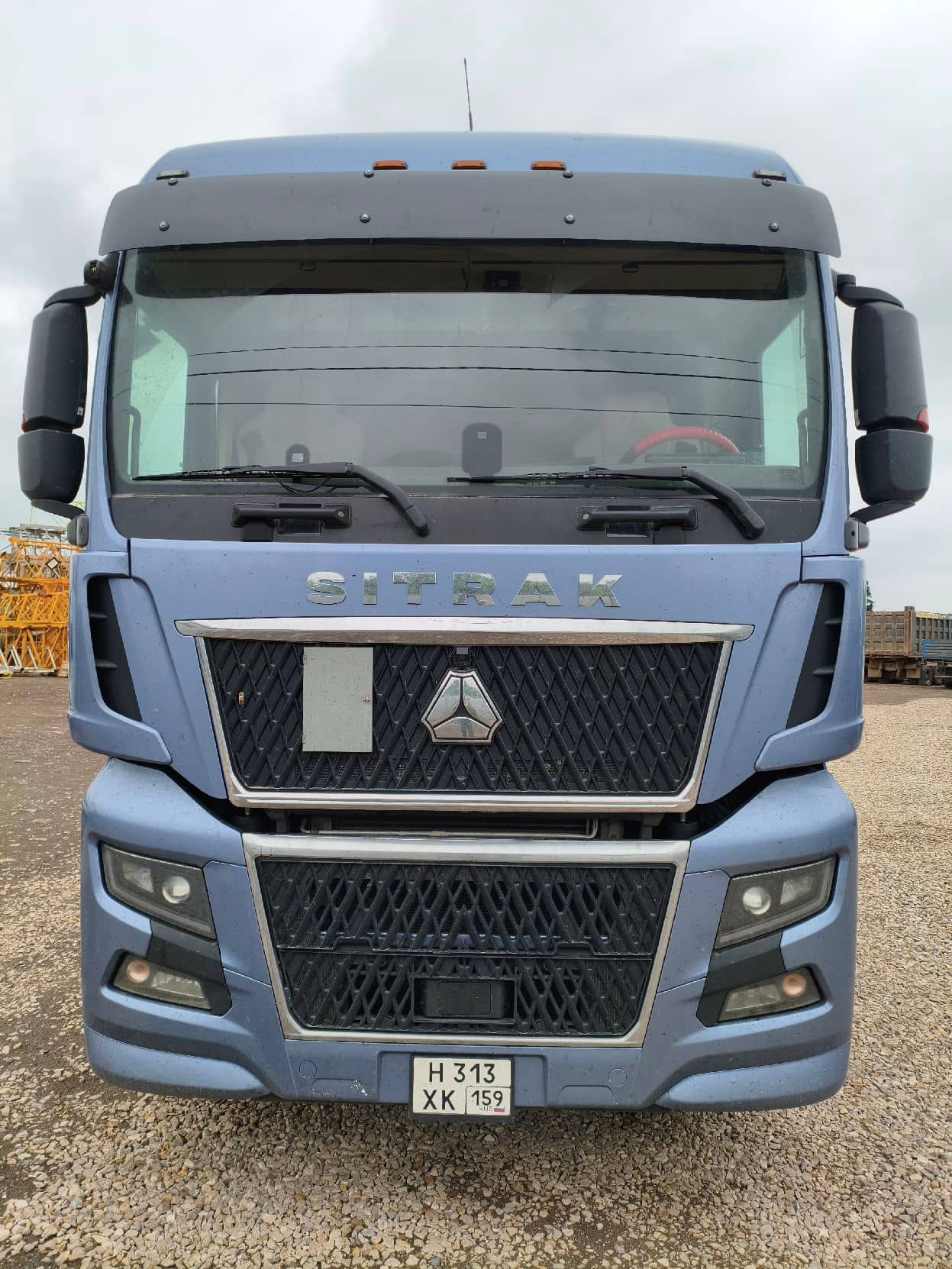 Sitrak C7H MAX 4x2 ZZ4186V361HE,  517 177 км, 2023 года в лизинг