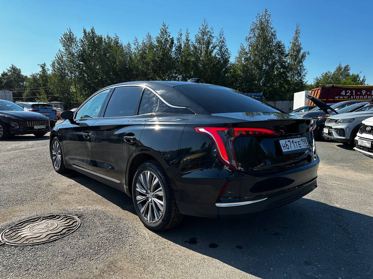 Hongqi E-QM5,  30 957 км, 2022 года в лизинг